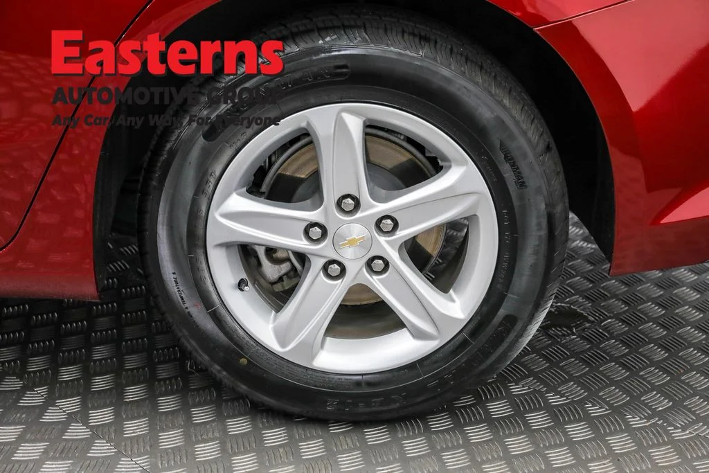 Used 2024 Red Chevrolet LT image 32