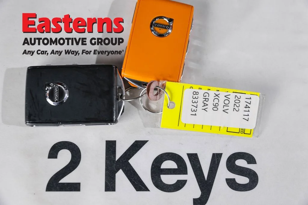 Used 2022 Gray Volvo T5 Momentum image 25