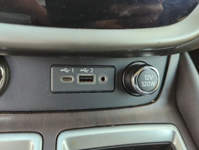 Used 2019 White Nissan Platinum image 41