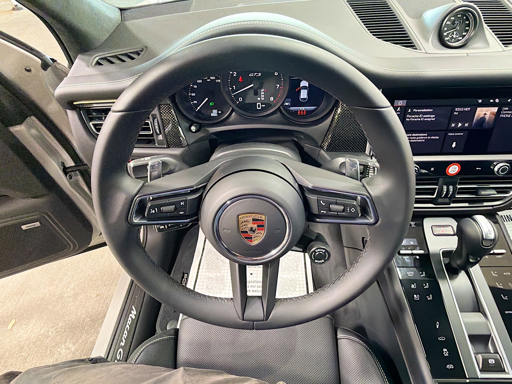 2026 Porsche Macan GTS - Photo 39