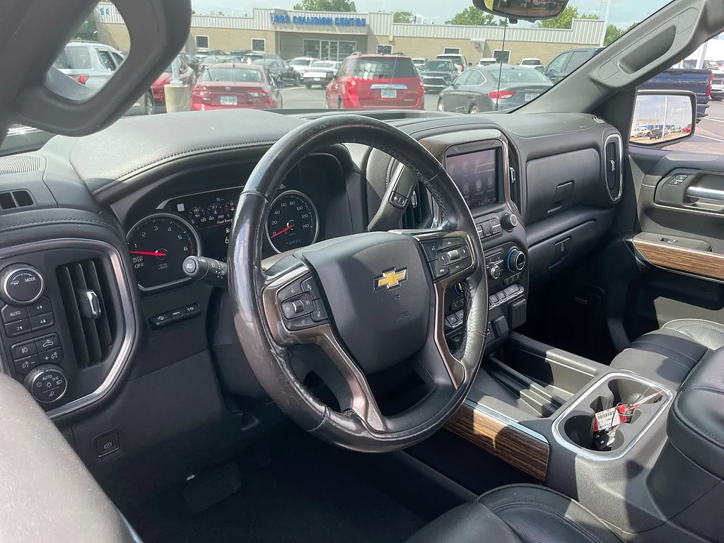 Used 2021 Black Chevrolet High Country image 10