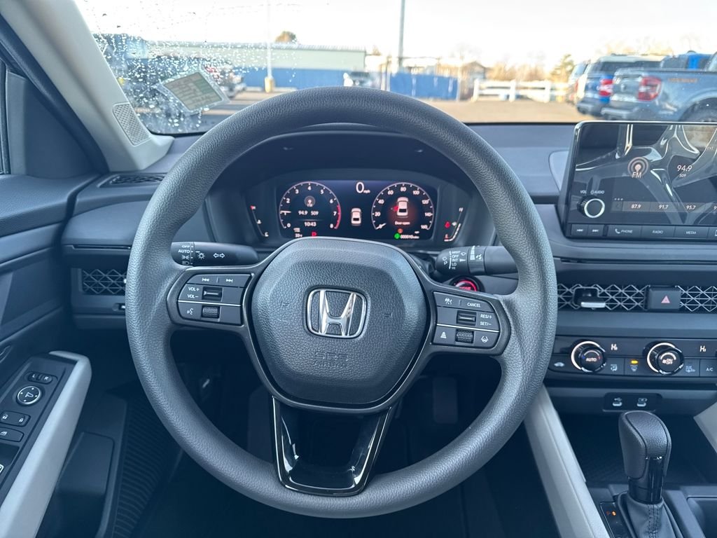 2025 Honda Accord SE - Photo 13