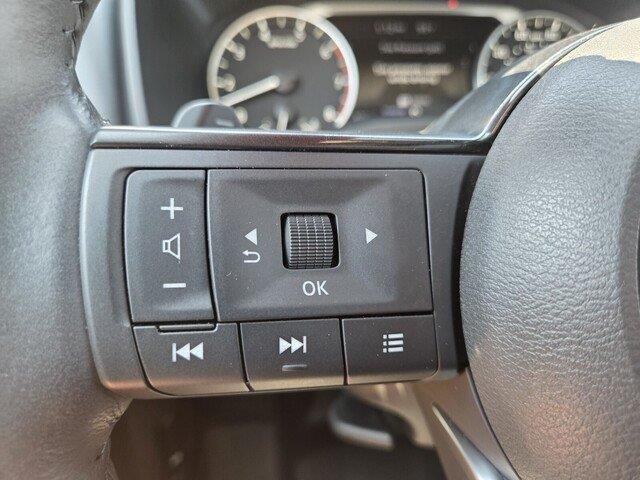 Used 2023 Pearl White Tricoat Nissan SL image 13