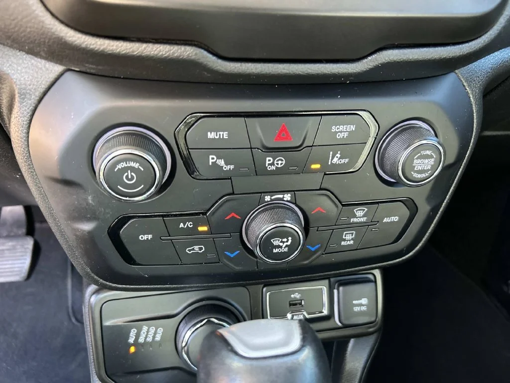 Used 2020 Gray Jeep Limited image 48