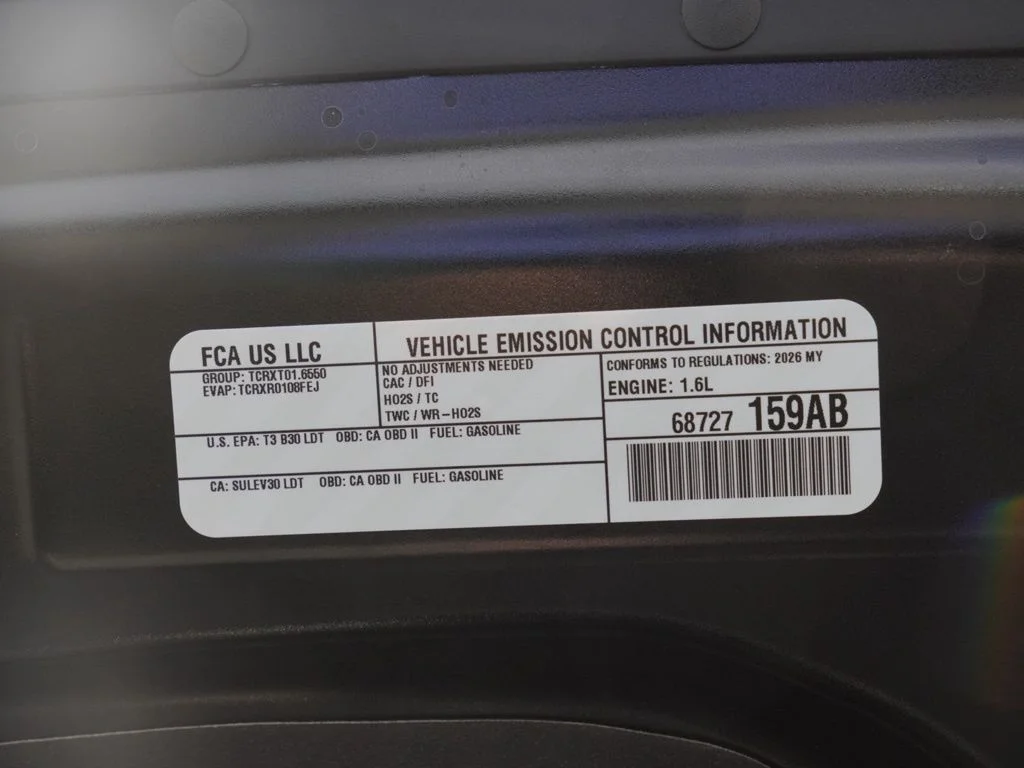 New 2026 Diamond Black Crystal Pearl-Coat Exterior Paint Jeep Limited image 27