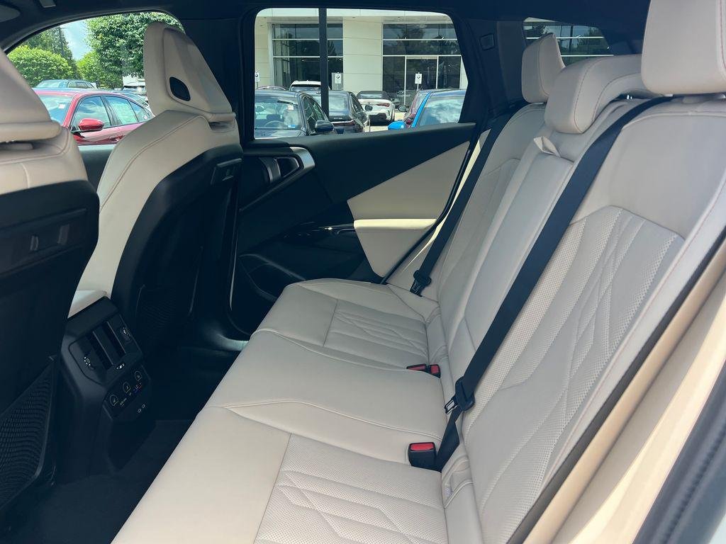 New 2026 Alpine White BMW 30 xDrive image 26