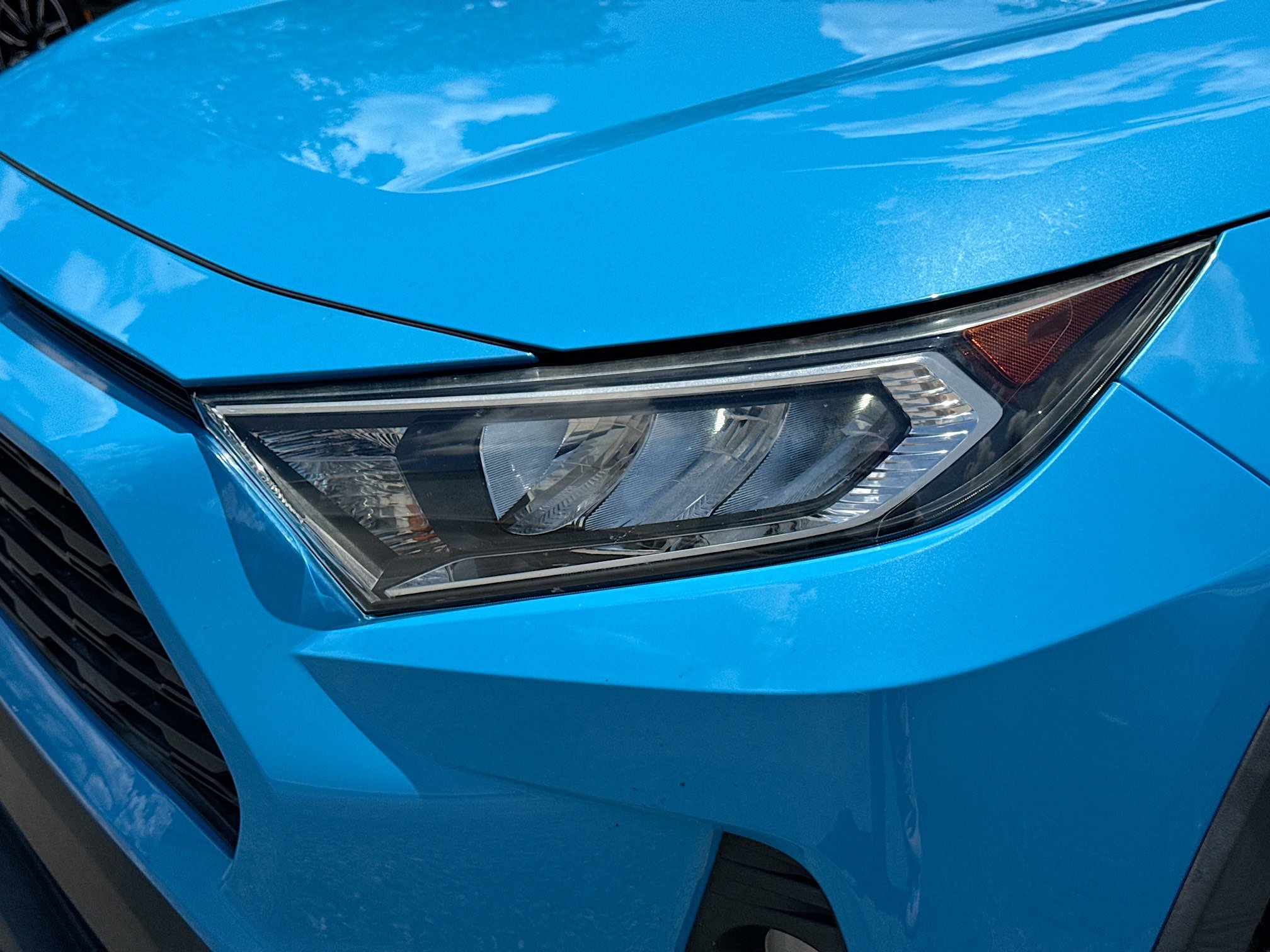 Used 2019 Blue Flame Toyota XLE image 9