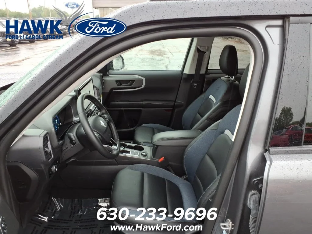 Used 2025 Gray Ford Outer Banks image 27