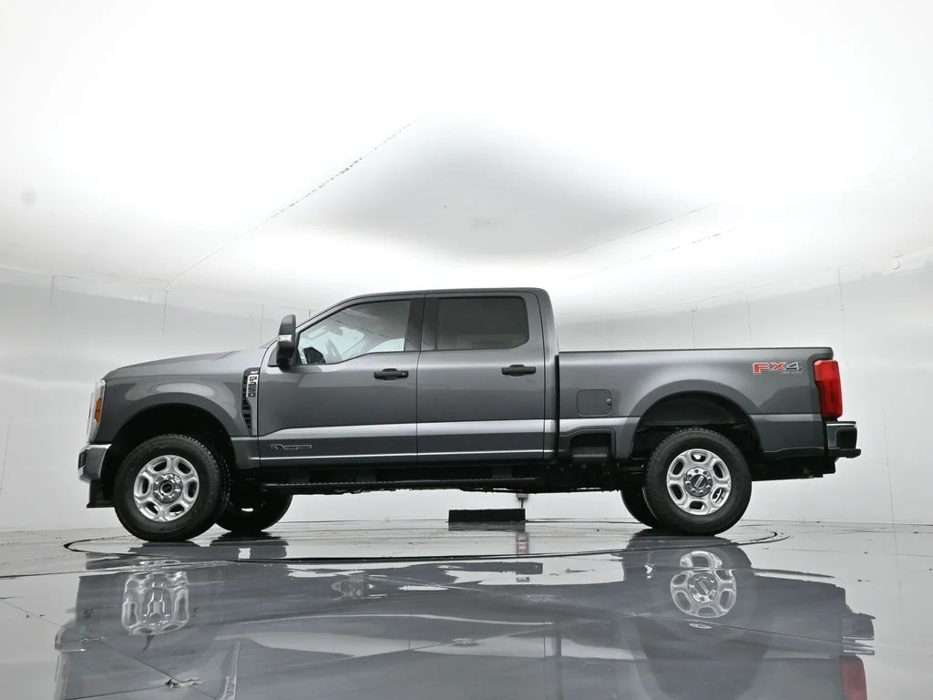 New 2026 Carbonized Gray Metallic Ford XLT image 52