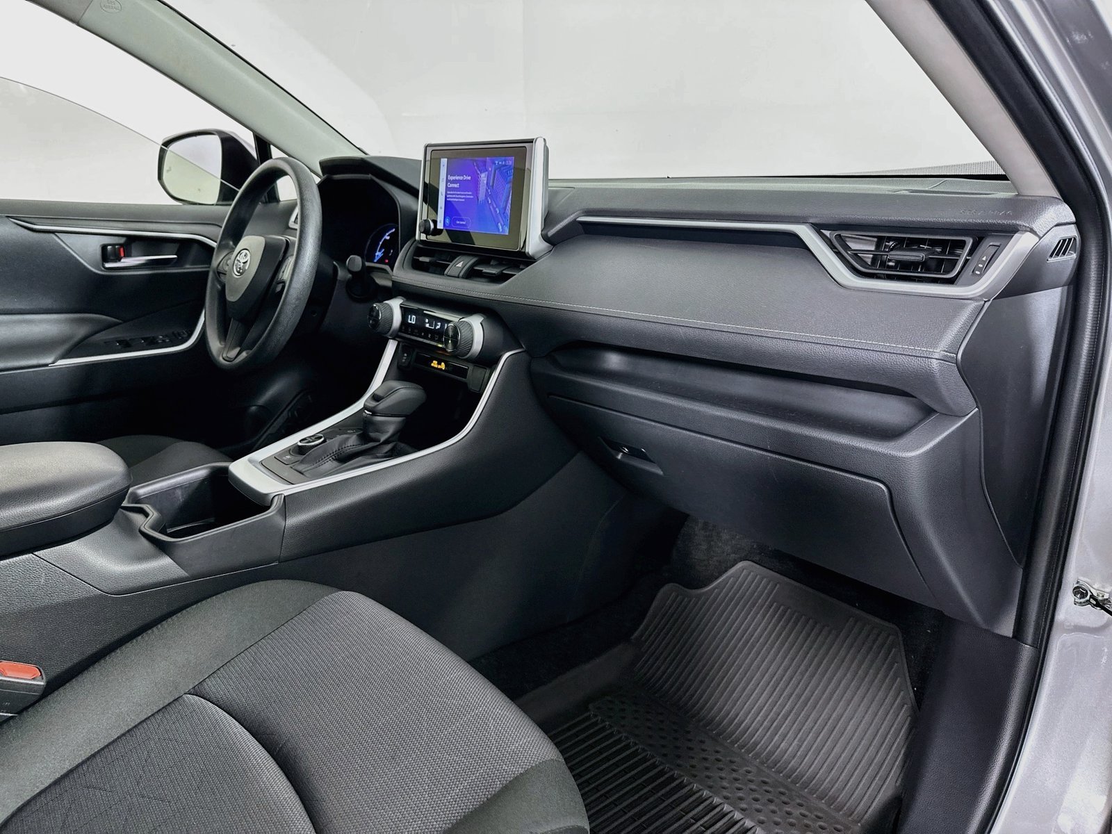 Used 2025 Silver Sky Metallic Toyota XLE image 28