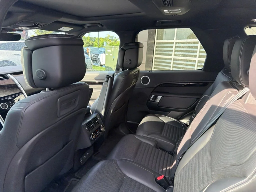 Used 2023 Fuji White Land Rover S R-Dynamic image 11