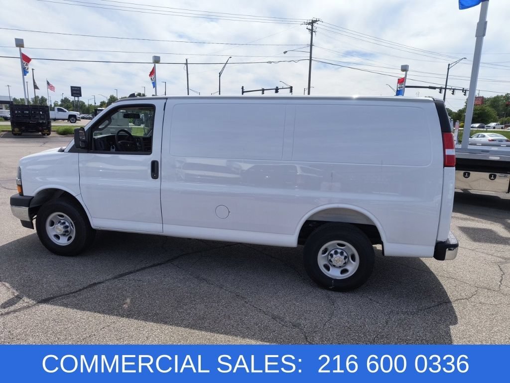 2025 Chevrolet Express Cargo Work Van - Photo 12