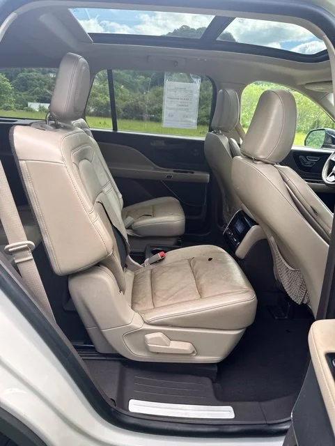 Used 2021 White Lincoln Reserve image 32