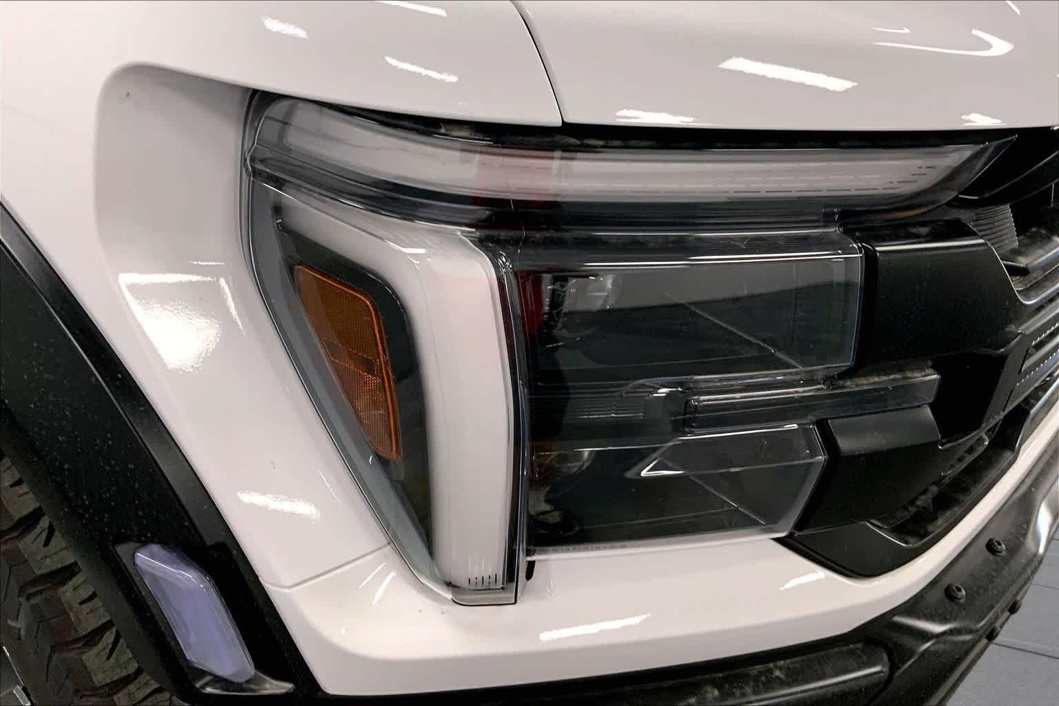 New 2026 Oxford White Ford Raptor image 12