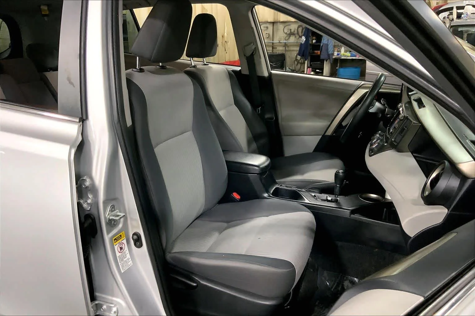 Used 2013 Classic Silver Metallic Toyota LE image 9