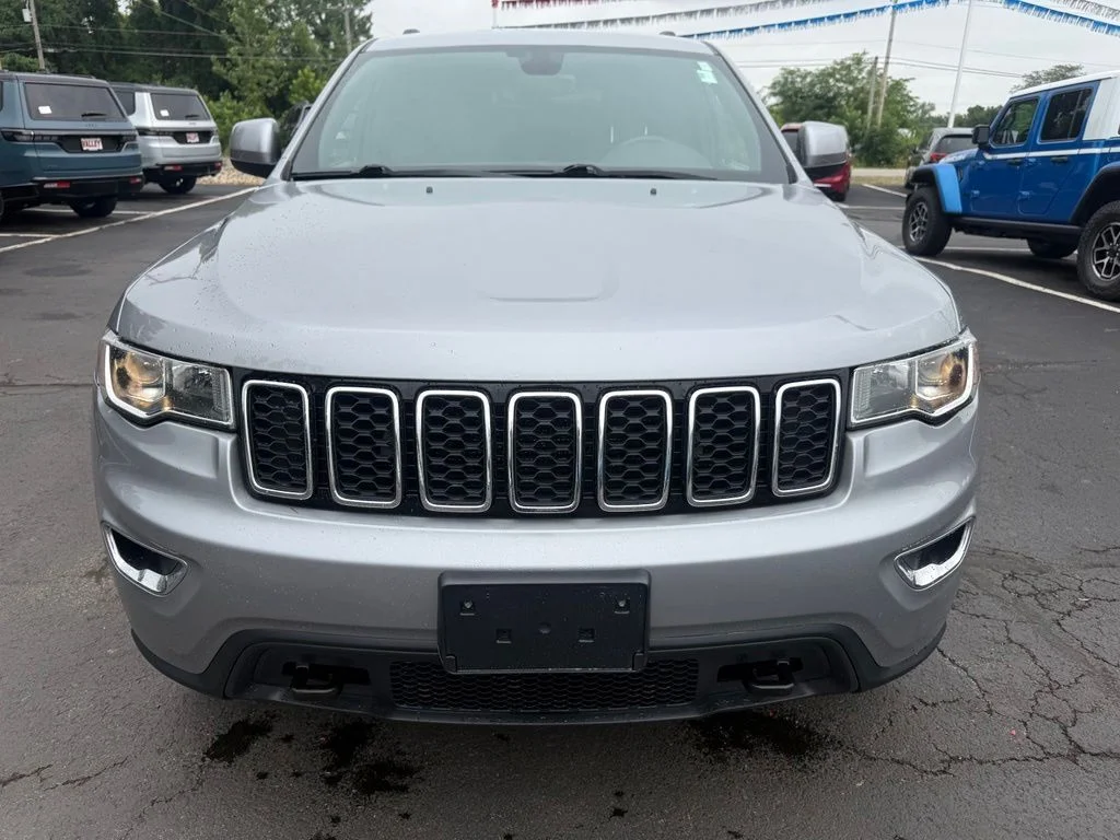 Used 2017 Silver Jeep Laredo image 9