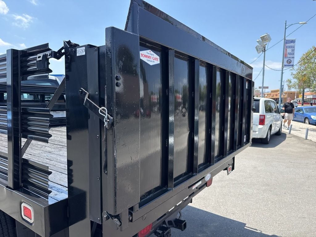 2017 Ford F-350 Super Duty Chassis Cab XL - Photo 6