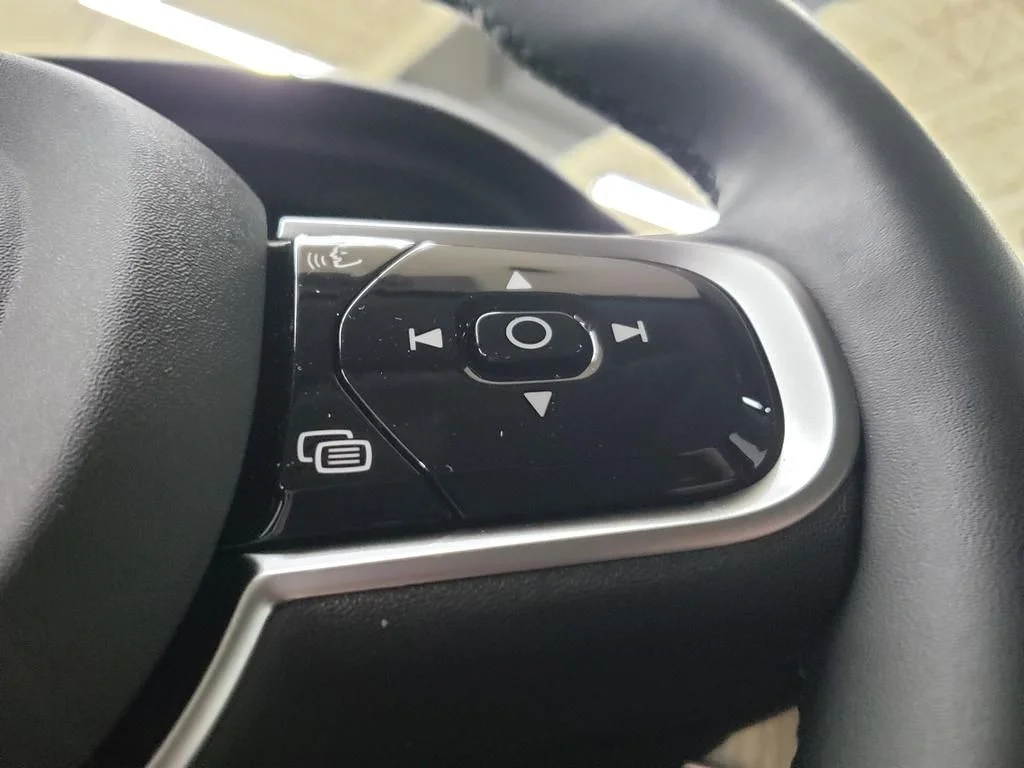 2026 Volvo XC60 Plus - Photo 24