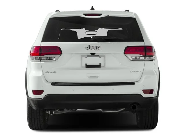 Used 2017 Diamond Black Crystal Pearlcoat Jeep Laredo image 8