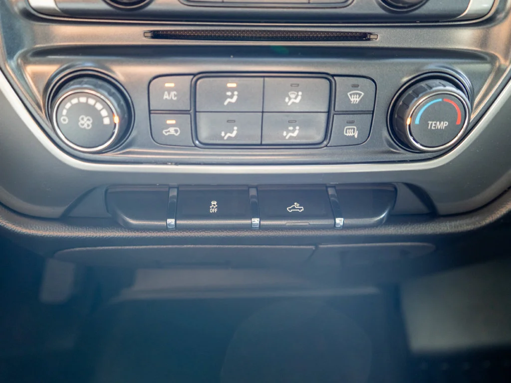 Used 2018 Silver Chevrolet LT image 22