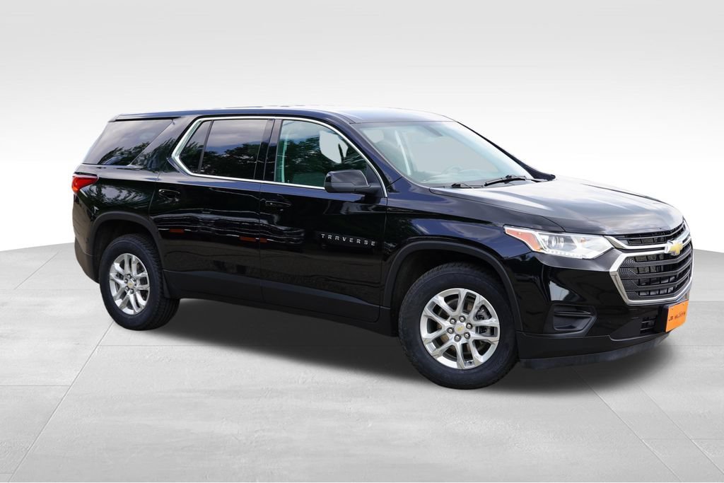 Used 2021 Chevrolet Traverse LS with VIN 1GNEVFKW4MJ181543 for sale in Lakeville, MN