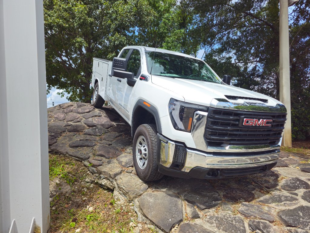 2026 GMC Sierra 3500HD Pro - Photo 10