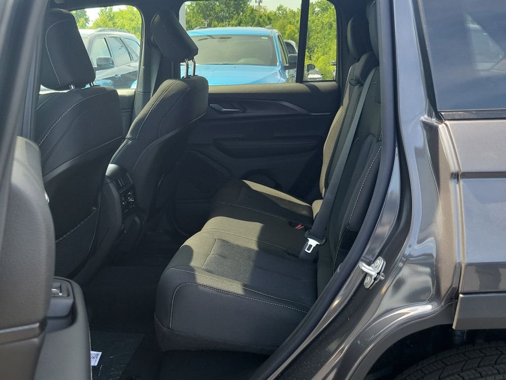 New 2026 Baltic Gray Metallic Clearcoat Jeep Laredo X image 11