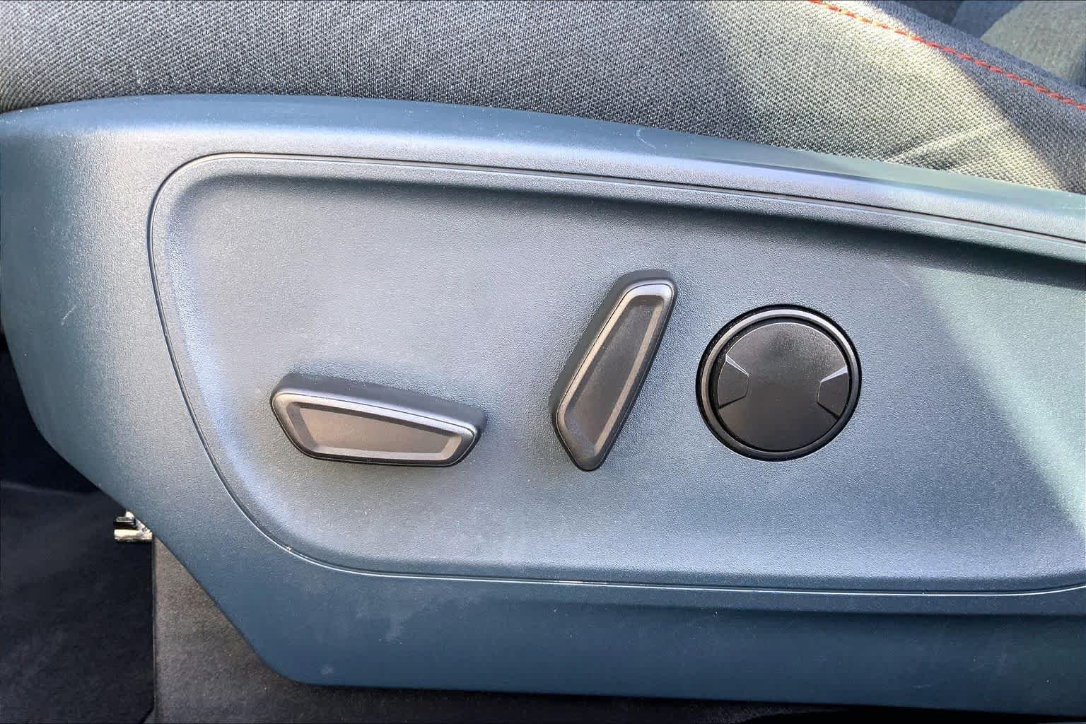 Used 2024 Carbonized Gray Metallic Ford XLT image 35