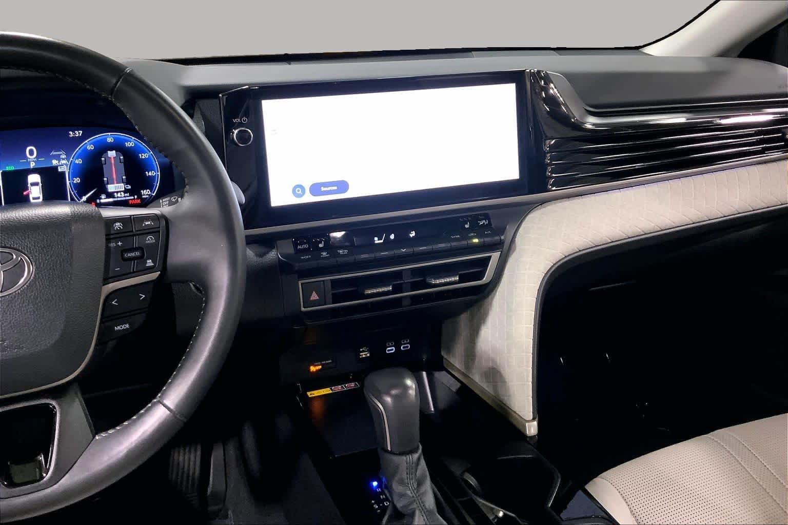 2025 Toyota Camry XLE - Photo 7