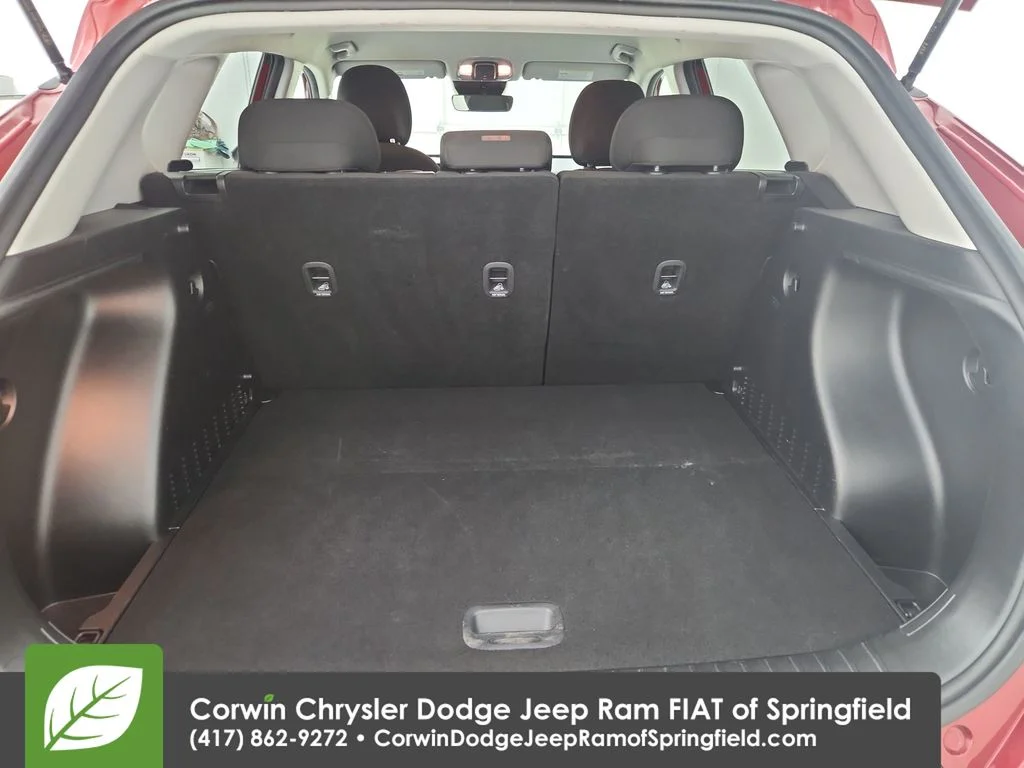Used 2025 Red Hyundai SEL image 31