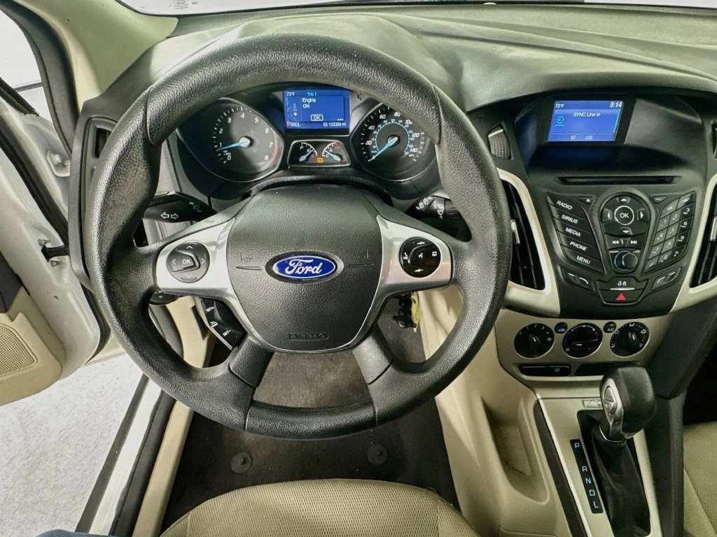 Used 2014 Oxford White Ford SE image 12