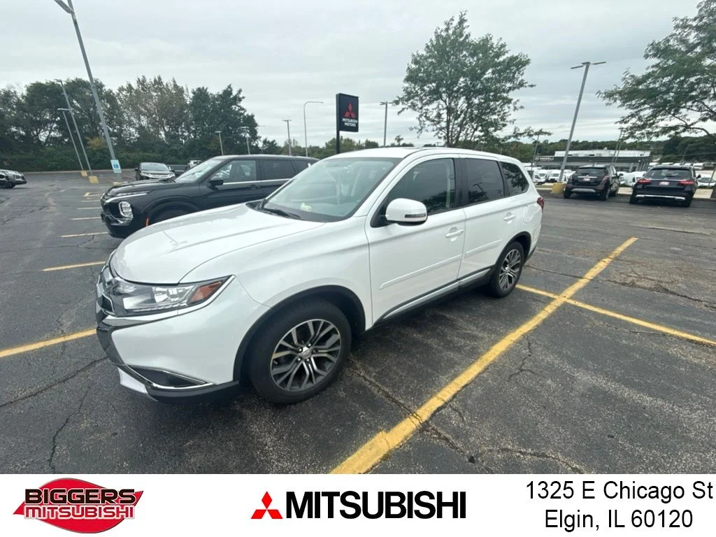Used 2016  Mitsubishi SE image 1
