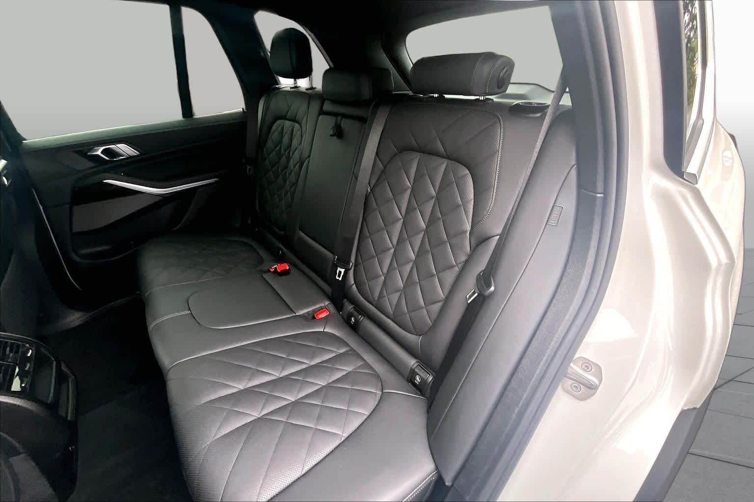 Used 2026 WHITE BMW xDrive40i image 20