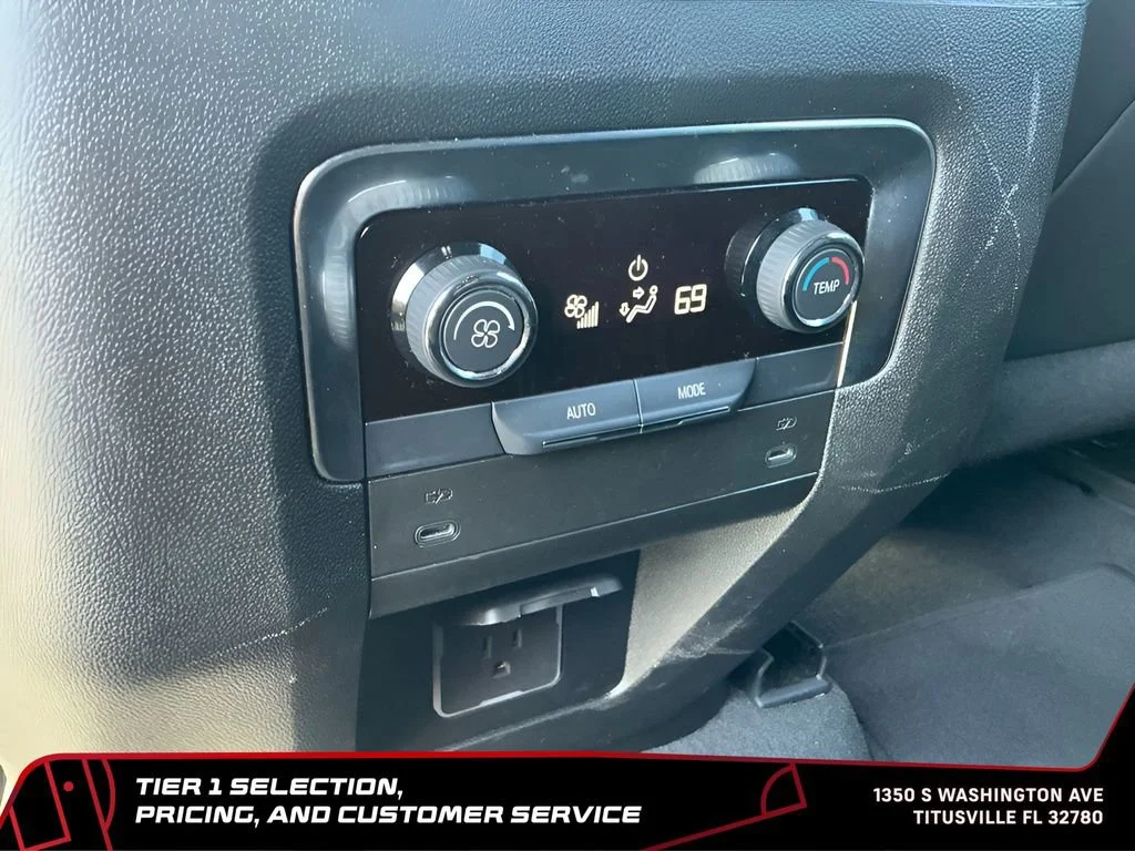 Used 2025 Summit White Chevrolet LT image 27