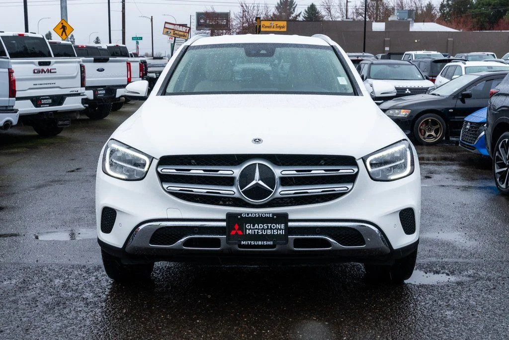 Used 2022 White Mercedes-Benz GLC 300 image 2