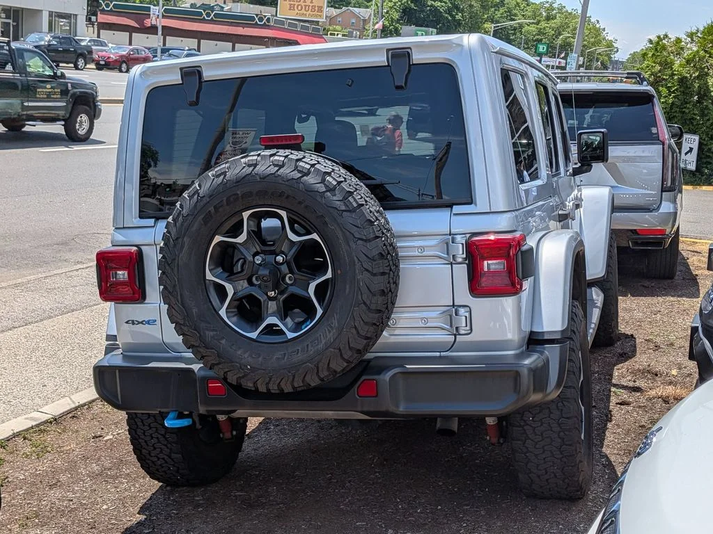Used 2023 Silver Jeep Rubicon 4xe image 5