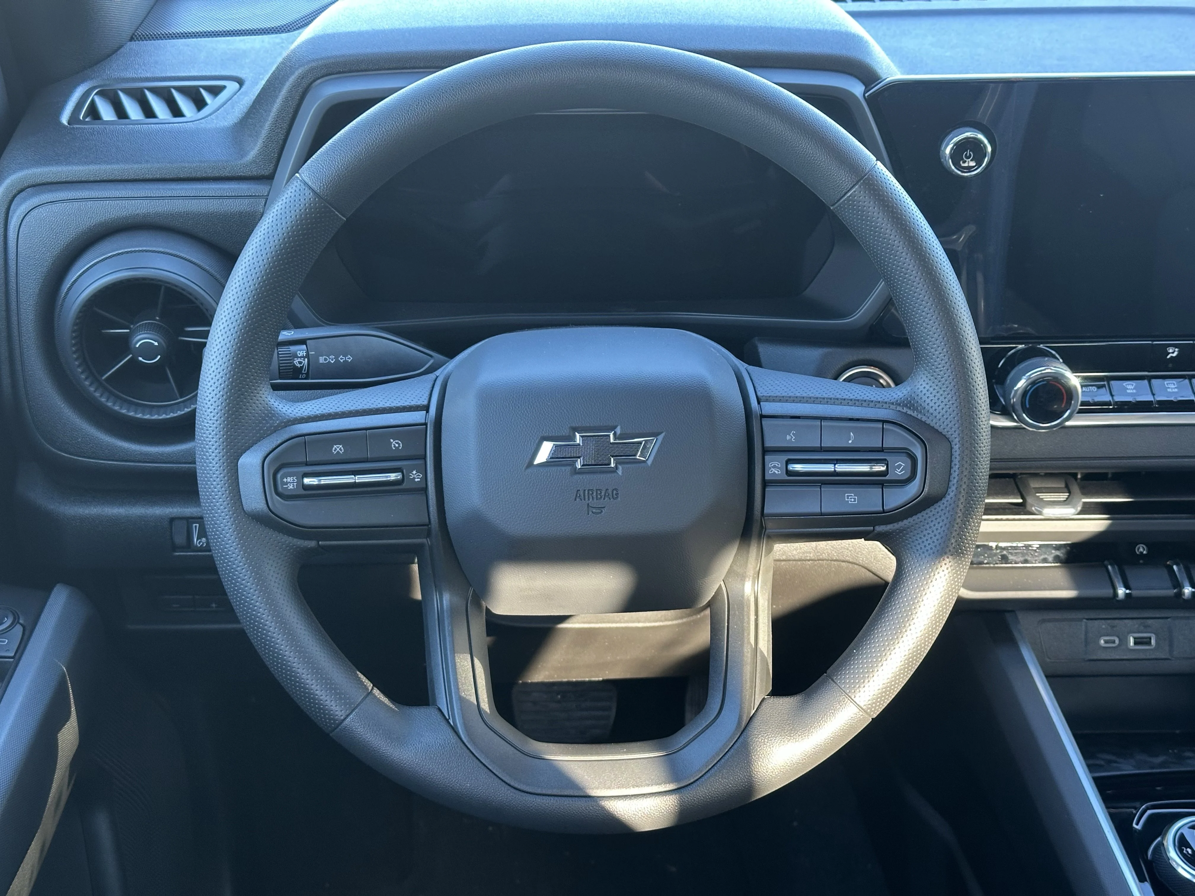 New 2026 Summit White Chevrolet 4WD Trail Boss image 11