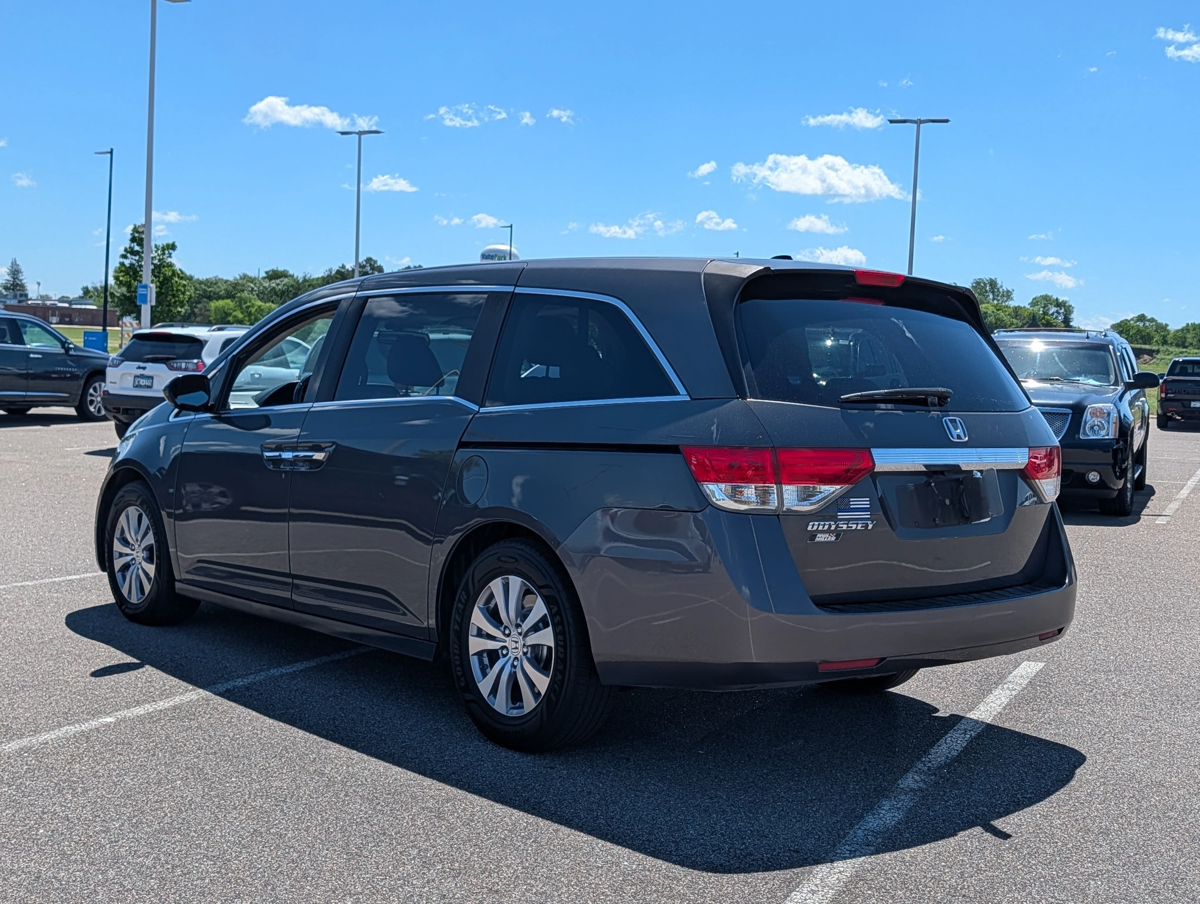 Used 2016 Modern Steel Metallic Honda EX-L image 3