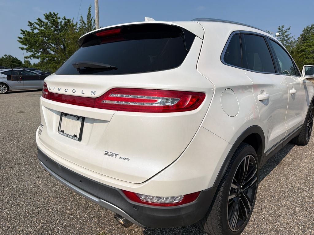Used 2018 White Platinum Clearcoat Metallic Lincoln Reserve image 34