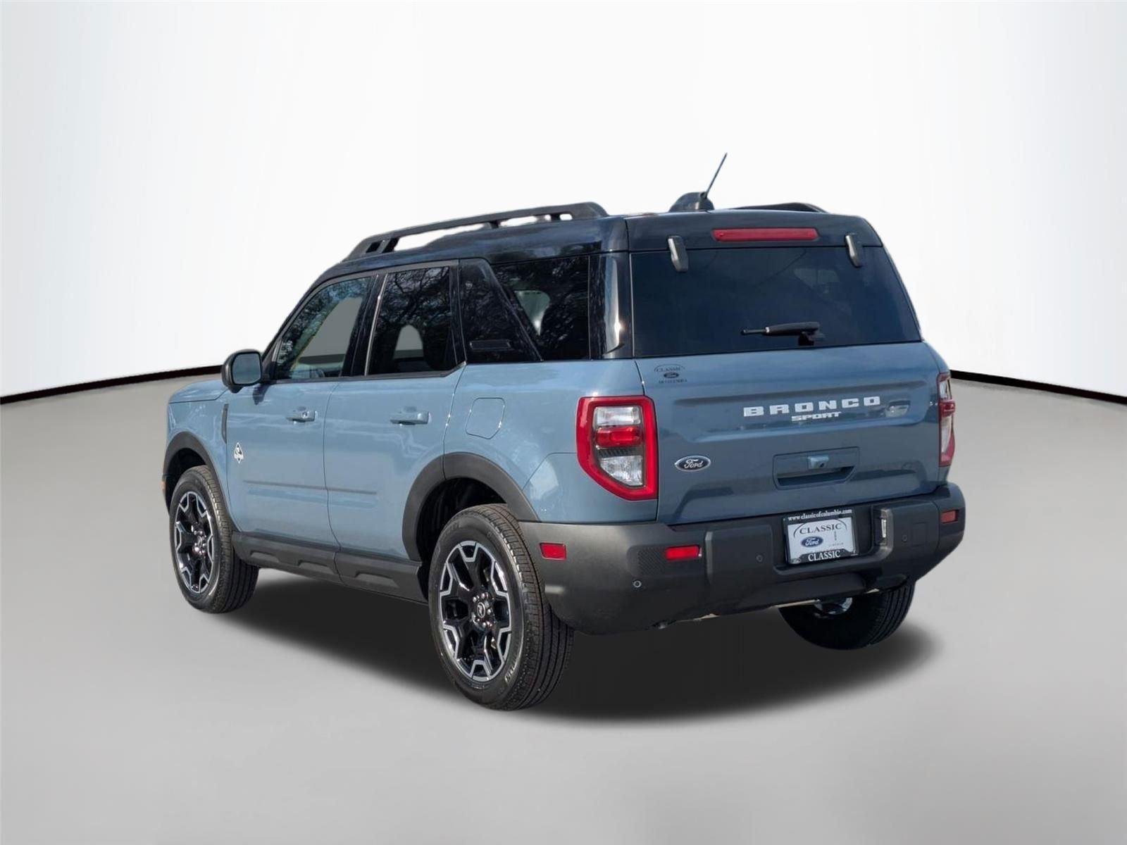 New 2025 Azure Gray Metallic Tri-Coat Ford Outer Banks® image 14