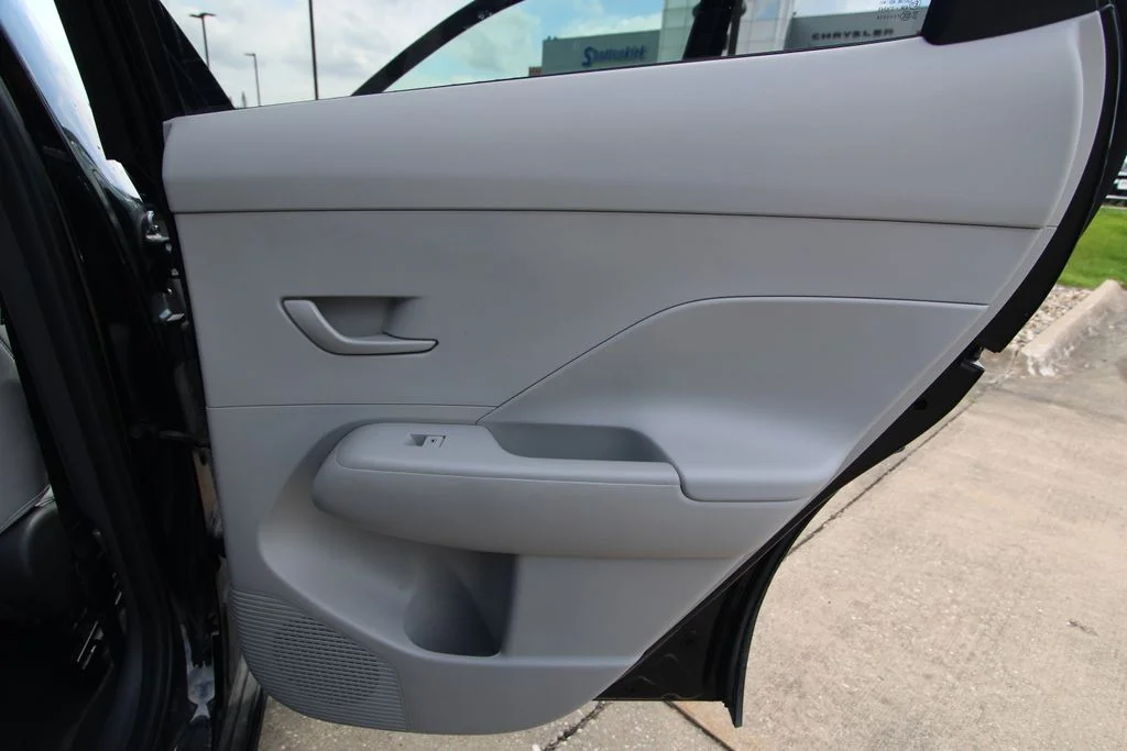 Used 2025 Black Hyundai SEL image 35