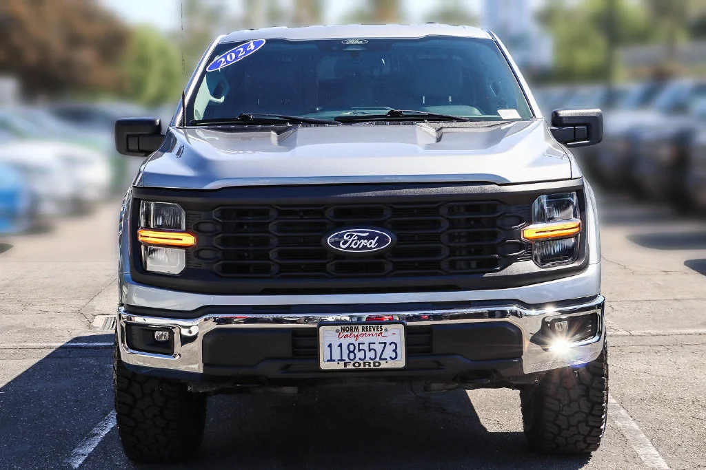 Used 2024 Silver Ford XL image 2