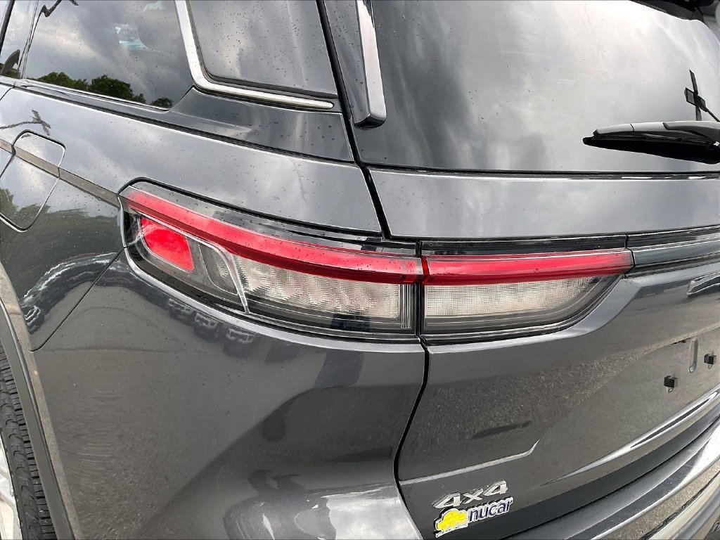 Used 2023 Metallic Jeep Laredo image 30