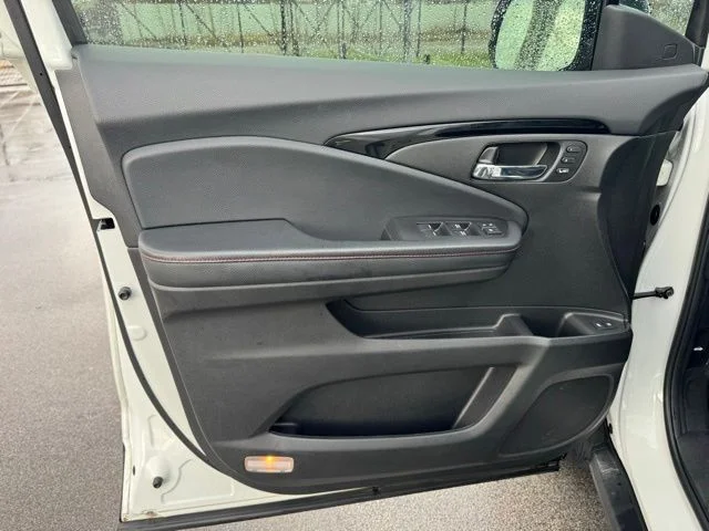 Used 2022  Honda Black Edition image 16