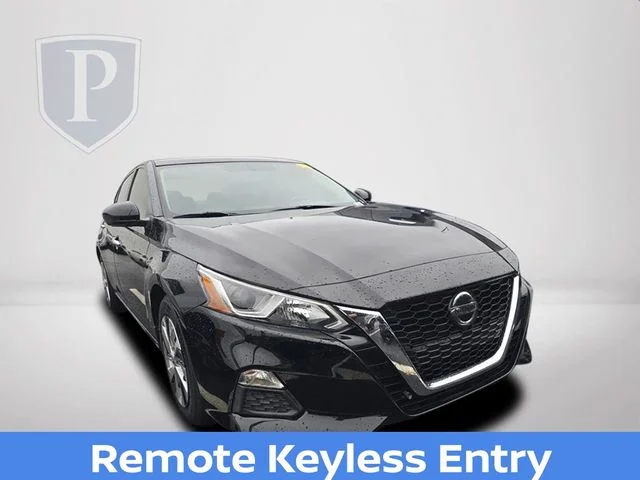 Used 2020 Black Nissan 2.5 S image 2