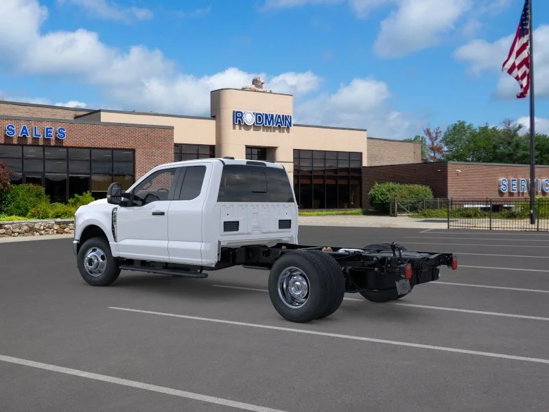 New 2026 Oxford White Ford F-350® XL image 28