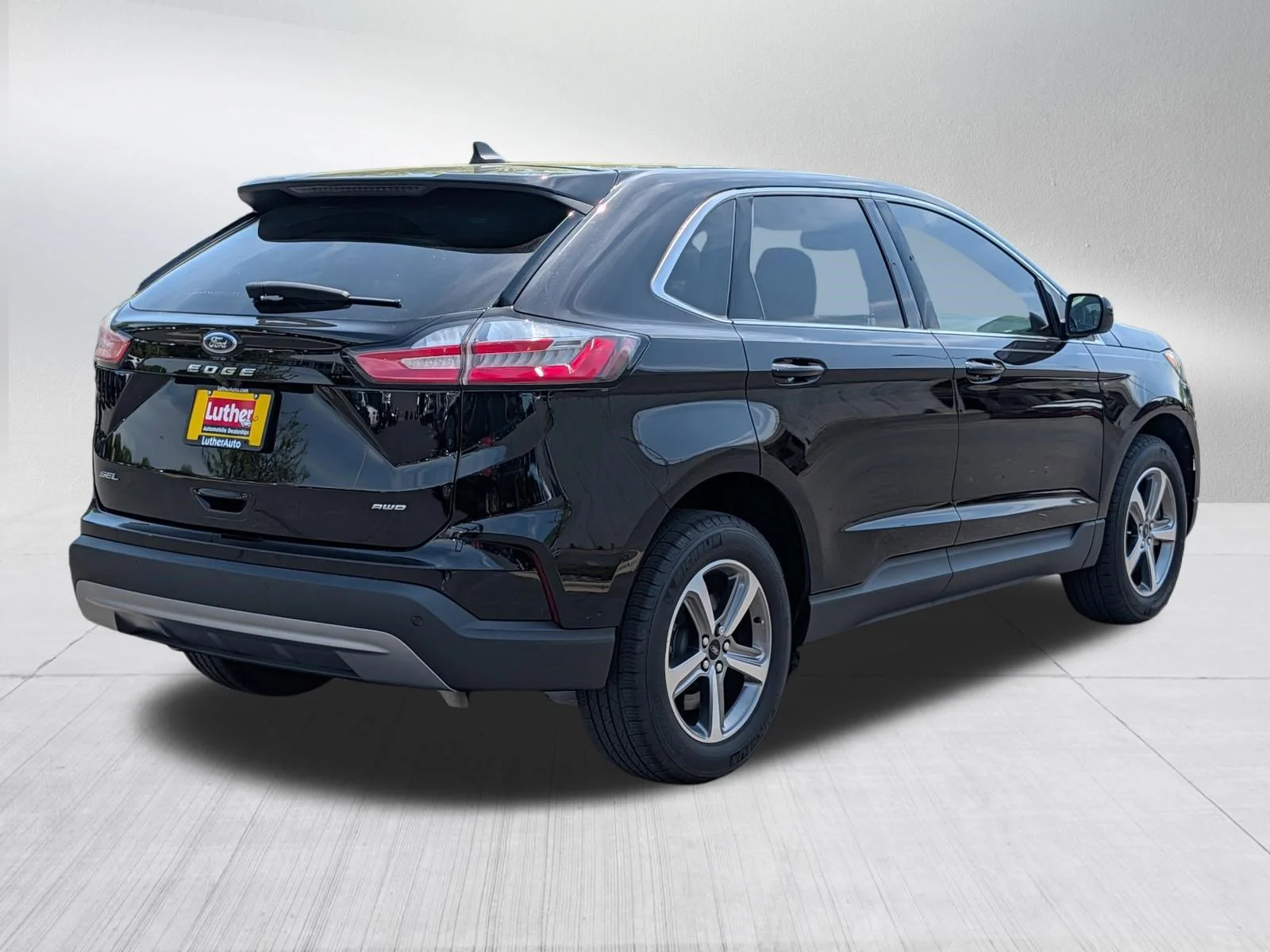 Used 2024 AGATE BLACK METAL Ford SEL image 7