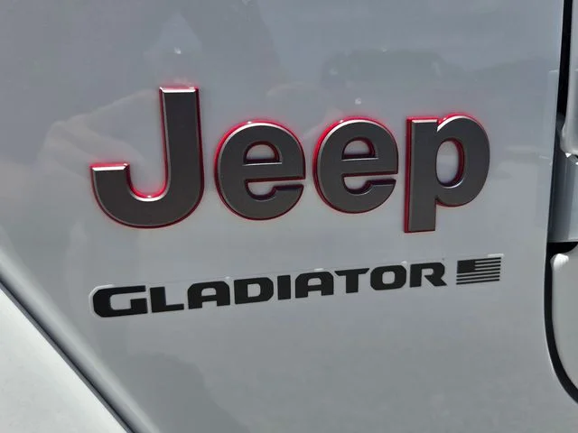 New 2026 Bright White Clear-Coat Exterior Paint Jeep Rubicon X image 12