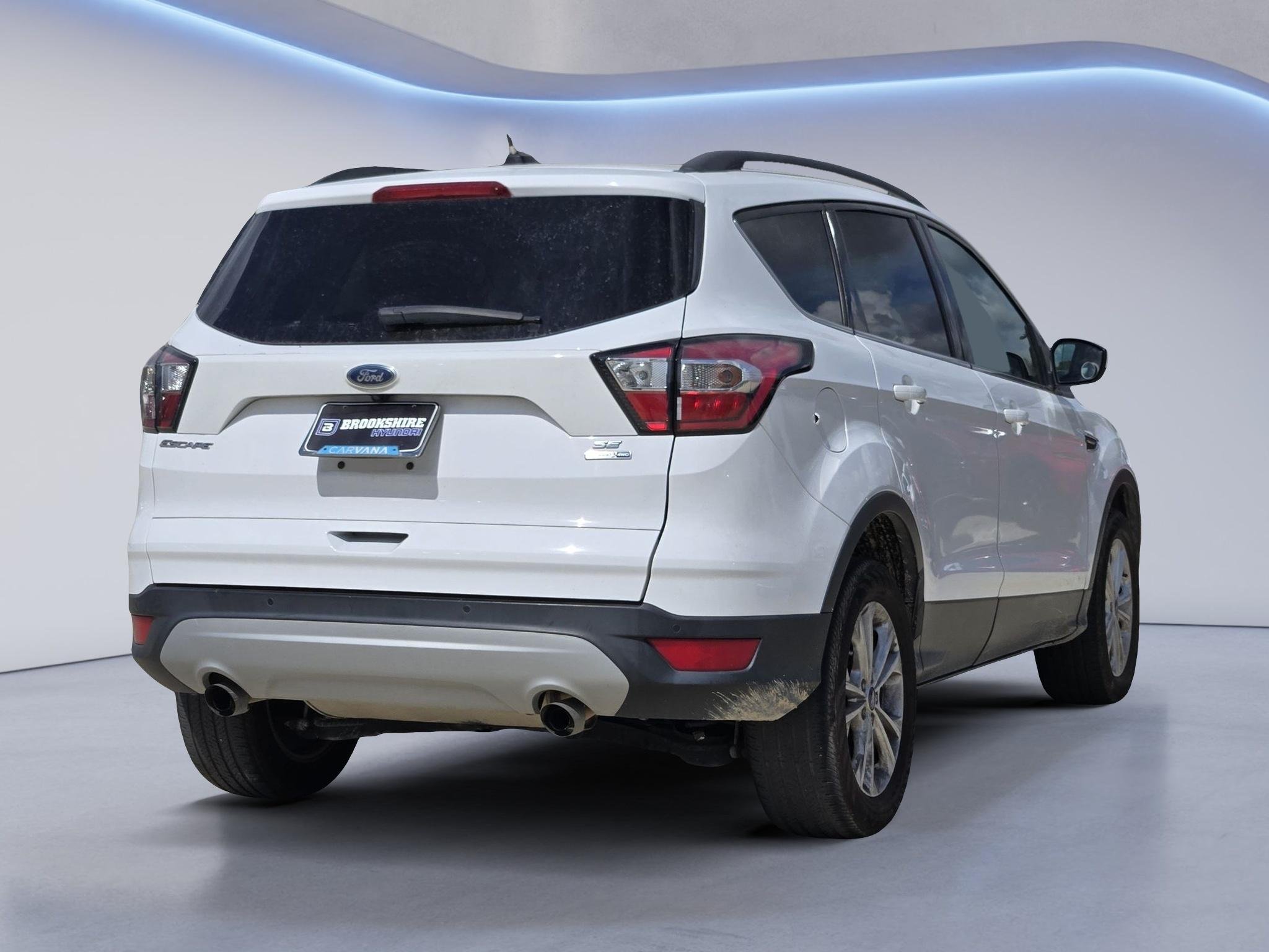 Used 2017 Oxford White Ford SE image 6