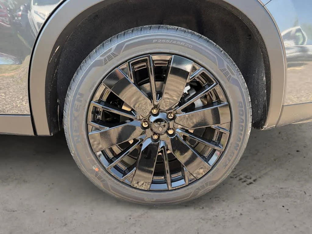 New 2026 Graphite Gray Mitsubishi LE image 9